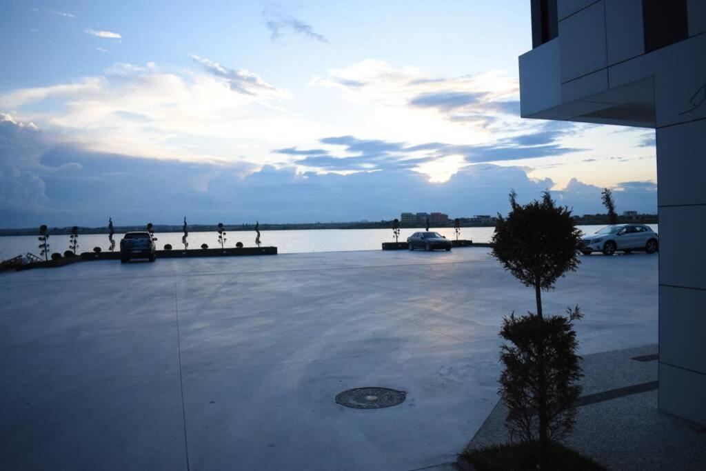 Apartment By The Lake With A View Mamaia Ngoại thất bức ảnh